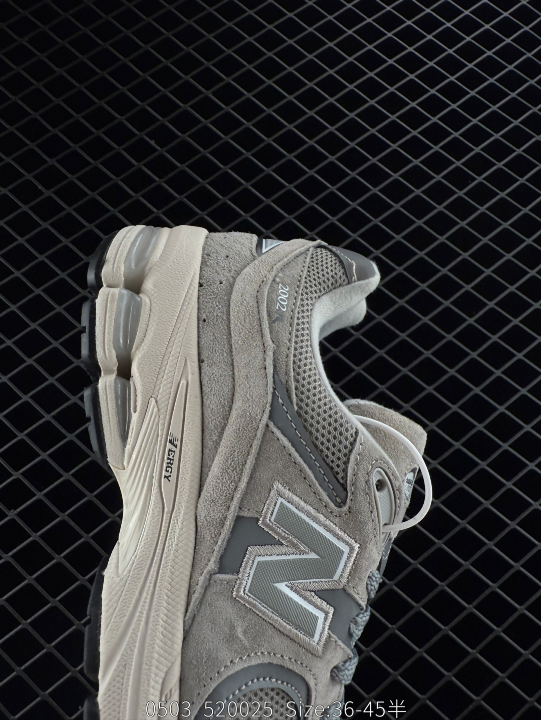 New Balance NB 2002R